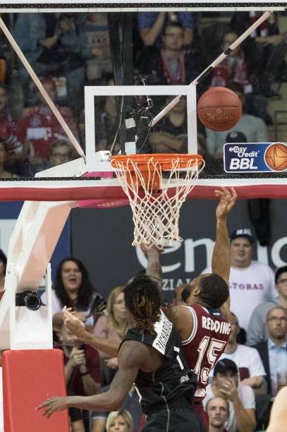 多名年轻球 多名年轻球