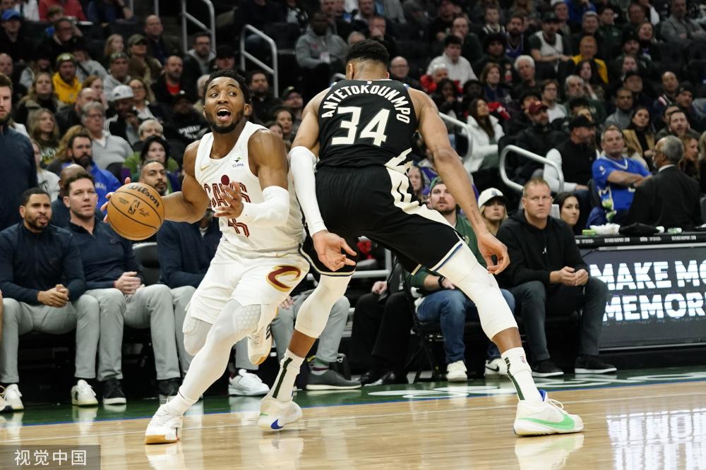 舞台上继续 舞台上继续