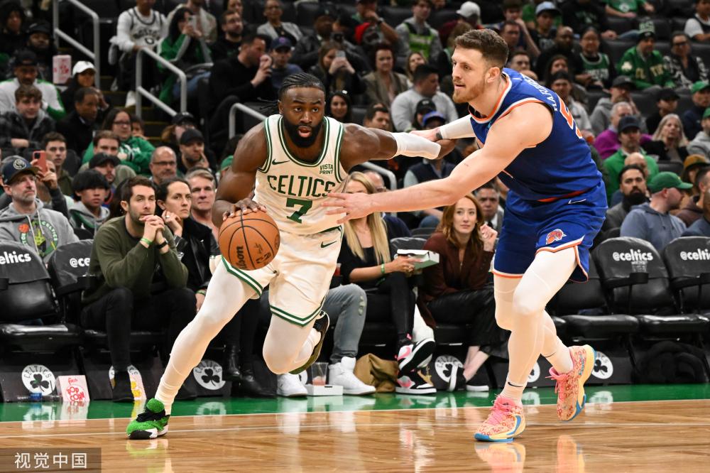 凭借在篮下 凭借在篮下