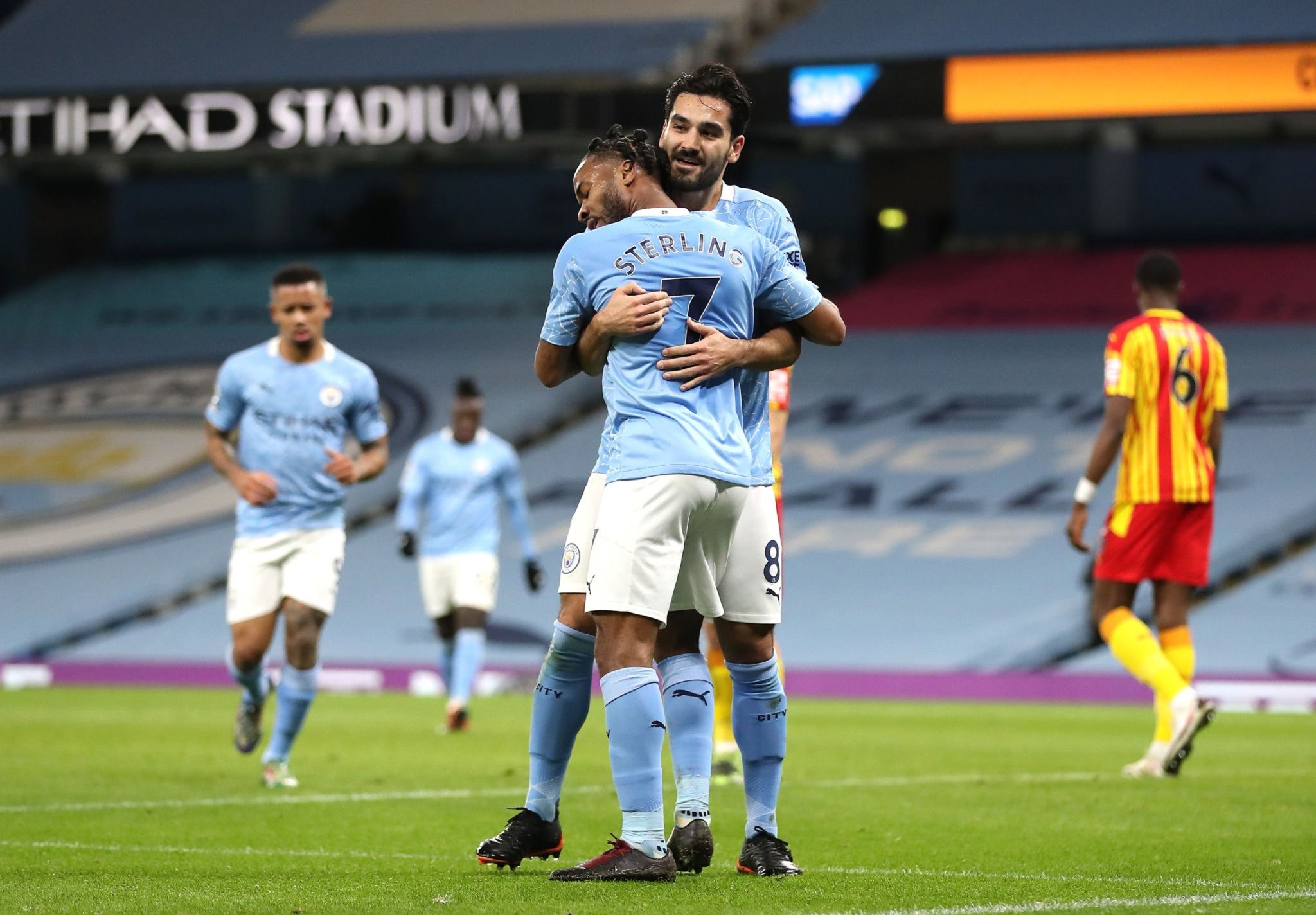 位球员在赛 位球员在赛